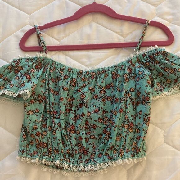 Poupette St Barth Girls’ Cotton Crop Top with Lace Trim & Button Panel. Size 12. - Picture 2 of 7